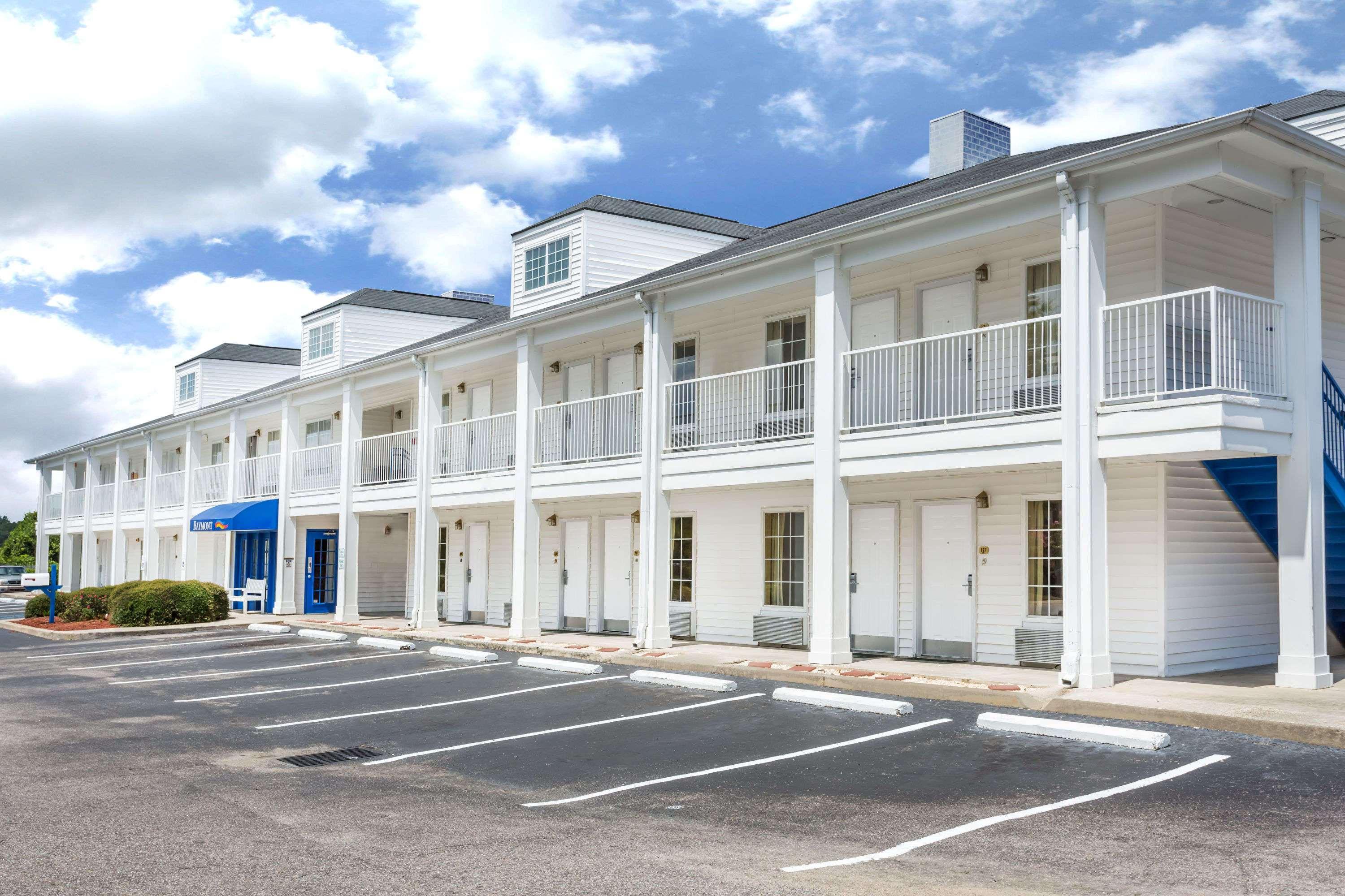 Super 8 By Wyndham Orangeburg North Motel Exterior photo